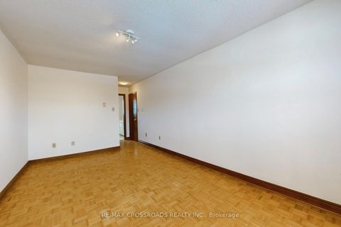 Photo 31 at 50 Marchwood Crescent, Harding, Richmond Hill