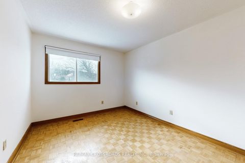 Photo 35 at 50 Marchwood Crescent, Harding, Richmond Hill