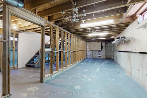 Photo 41 at 50 Marchwood Crescent, Harding, Richmond Hill