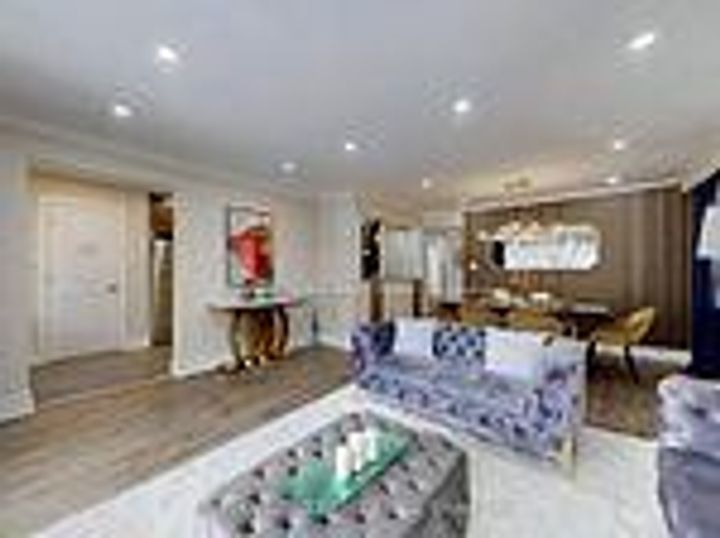 Photo 7 at 189 Kingsview Boulevard, The Westway, Toronto