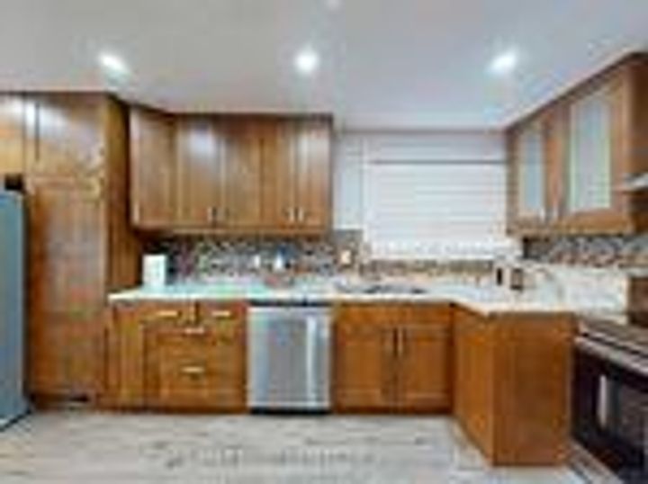 Photo 14 at 189 Kingsview Boulevard, The Westway, Toronto