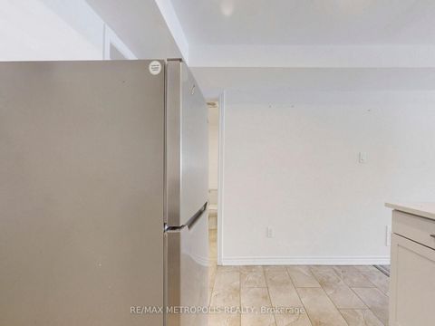 Photo 35 at 1294 Sunningdale Avenue, Donevan, Oshawa