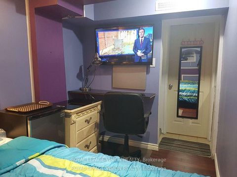 Photo 19 at 52 Ellendale Drive, Dorset Park, Toronto