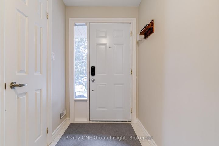 Photo 1 at 42 - 2766 Folkway Drive, Erin Mills, Mississauga