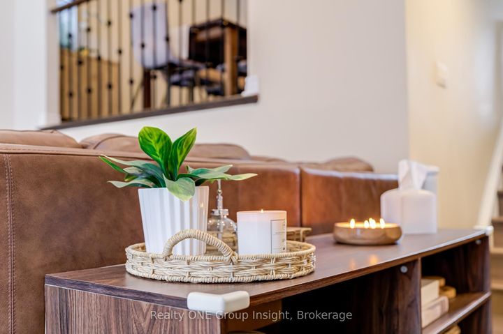 Photo 8 at 42 - 2766 Folkway Drive, Erin Mills, Mississauga