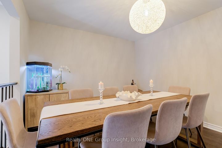 Photo 11 at 42 - 2766 Folkway Drive, Erin Mills, Mississauga