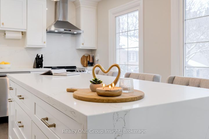 Photo 19 at 42 - 2766 Folkway Drive, Erin Mills, Mississauga