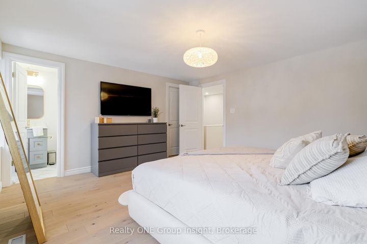 Photo 25 at 42 - 2766 Folkway Drive, Erin Mills, Mississauga