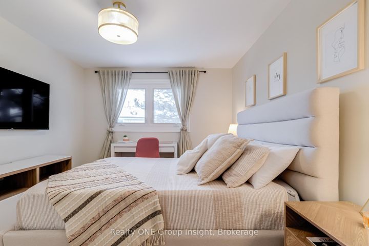 Photo 38 at 42 - 2766 Folkway Drive, Erin Mills, Mississauga