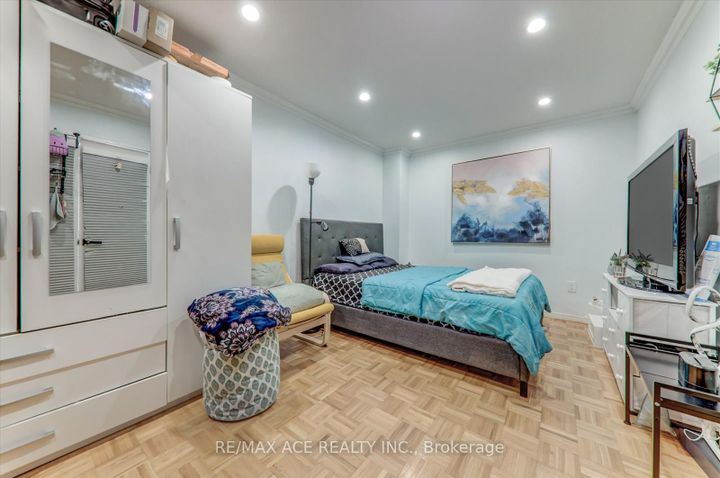 Photo 14 at 4718 Wild Rose Street, East Credit, Mississauga