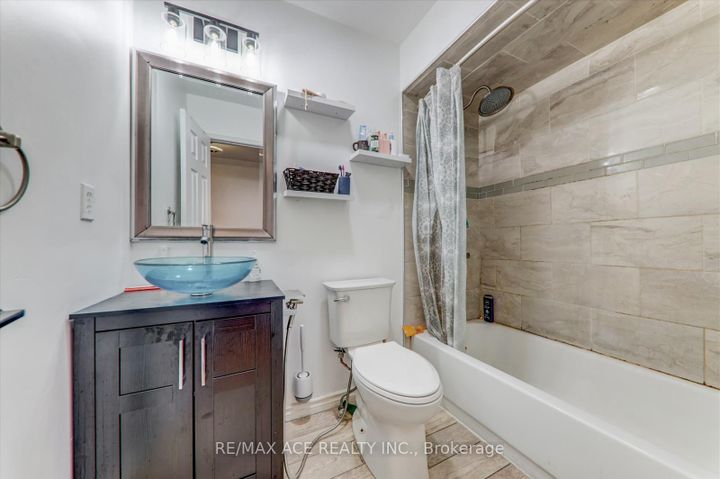 Photo 22 at 4718 Wild Rose Street, East Credit, Mississauga