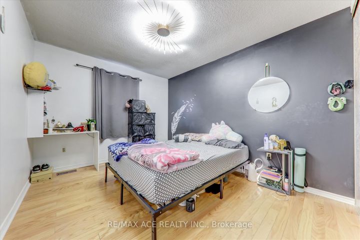 Photo 25 at 4718 Wild Rose Street, East Credit, Mississauga