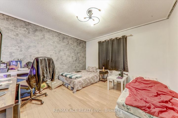 Photo 26 at 4718 Wild Rose Street, East Credit, Mississauga