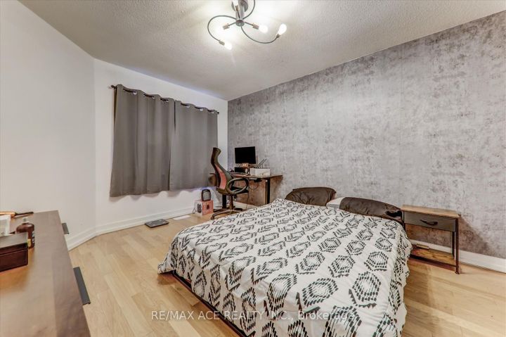 Photo 27 at 4718 Wild Rose Street, East Credit, Mississauga