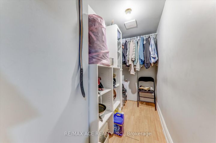 Photo 37 at 4718 Wild Rose Street, East Credit, Mississauga