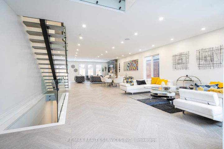 Photo 15 at 3 Bonnyview Drive, Queensway, Toronto