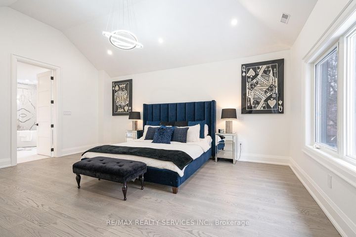 Photo 27 at 3 Bonnyview Drive, Queensway, Toronto