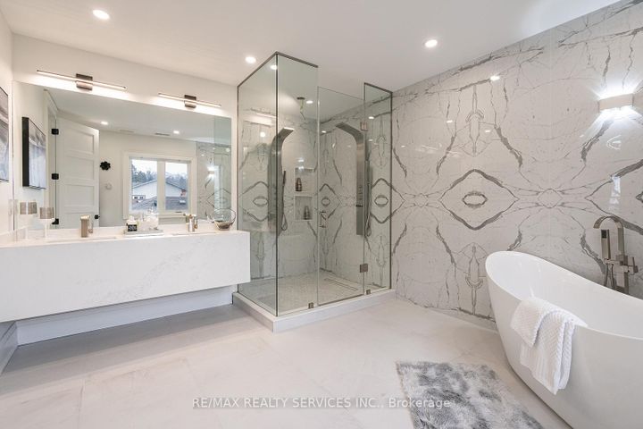 Photo 29 at 3 Bonnyview Drive, Queensway, Toronto