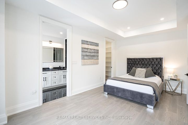 Photo 32 at 3 Bonnyview Drive, Queensway, Toronto
