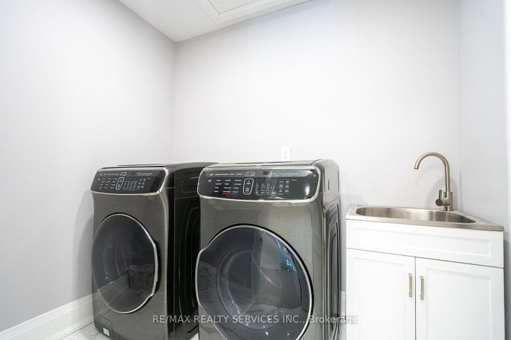 Photo 42 at 3 Bonnyview Drive, Queensway, Toronto