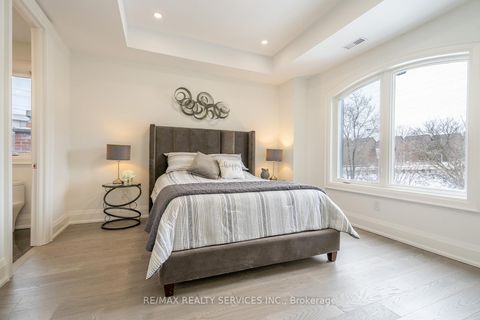 Photo 36 at 3 Bonnyview Drive, Queensway, Toronto