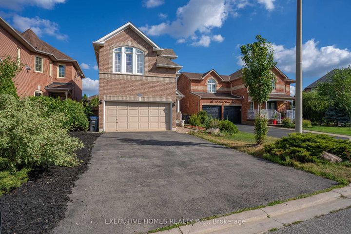 Photo 2 at 10 Safari Court, Snelgrove, Brampton
