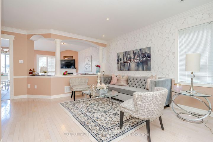 Photo 7 at 10 Safari Court, Snelgrove, Brampton