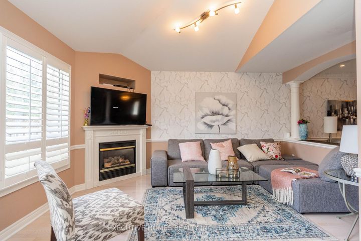 Photo 12 at 10 Safari Court, Snelgrove, Brampton