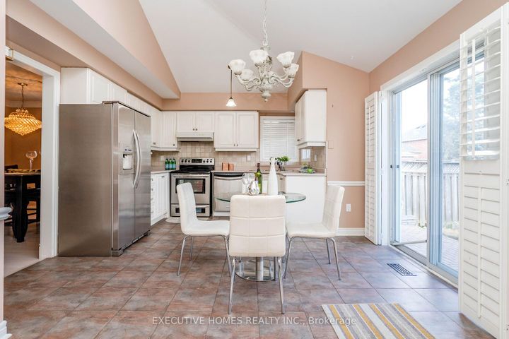 Photo 14 at 10 Safari Court, Snelgrove, Brampton