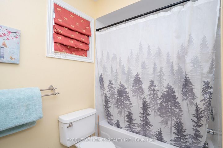 Photo 25 at 10 Safari Court, Snelgrove, Brampton