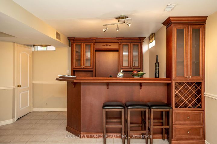 Photo 30 at 10 Safari Court, Snelgrove, Brampton