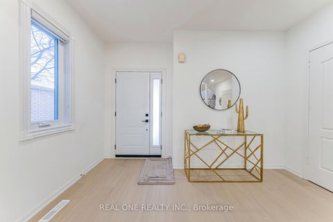 Photo 4 at 33 Formosa Drive, Rouge Woods, Richmond Hill