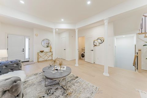 Photo 9 at 33 Formosa Drive, Rouge Woods, Richmond Hill