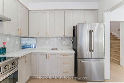 Photo 22 at 33 Formosa Drive, Rouge Woods, Richmond Hill