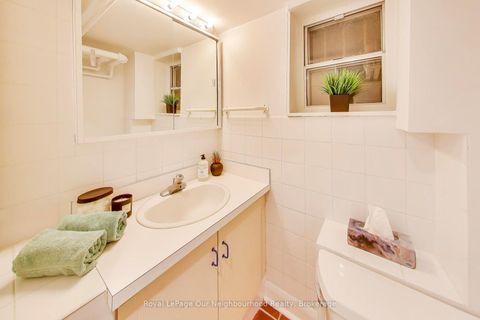 Photo 32 at 64 Kendal Avenue, Annex, Toronto