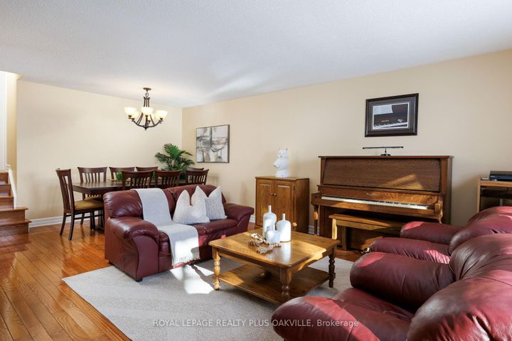 Photo 5 at 475 Sunset Drive, WO West, Oakville