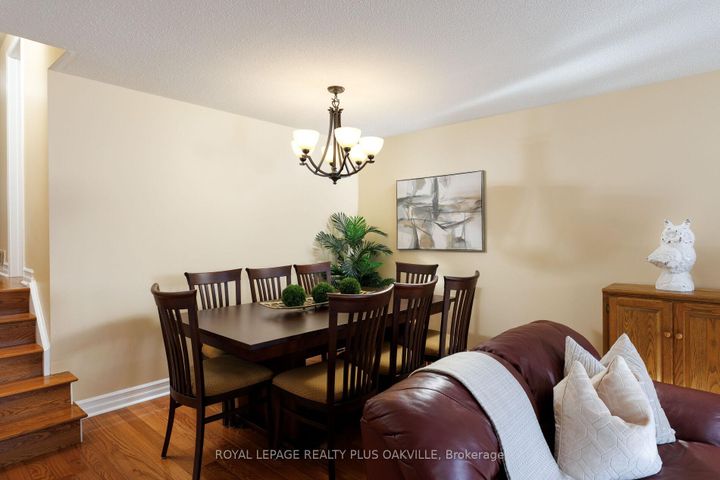 Photo 7 at 475 Sunset Drive, WO West, Oakville