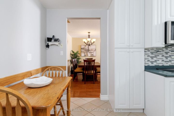 Photo 9 at 475 Sunset Drive, WO West, Oakville