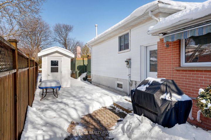 Photo 14 at 475 Sunset Drive, WO West, Oakville