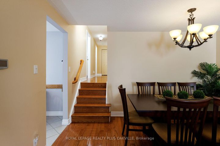 Photo 15 at 475 Sunset Drive, WO West, Oakville