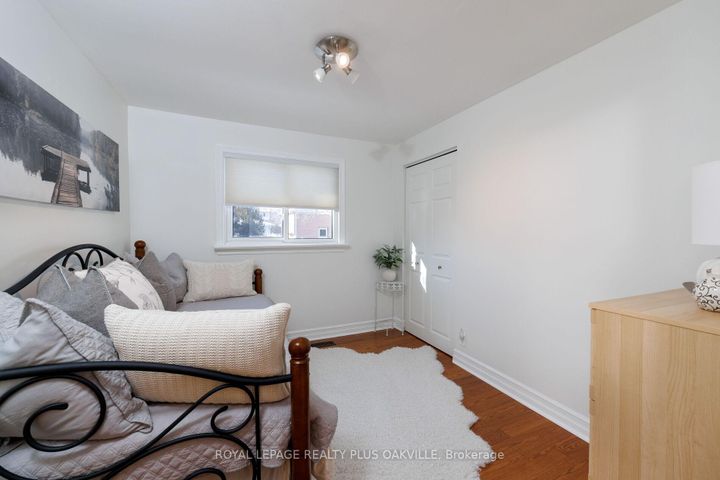 Photo 16 at 475 Sunset Drive, WO West, Oakville