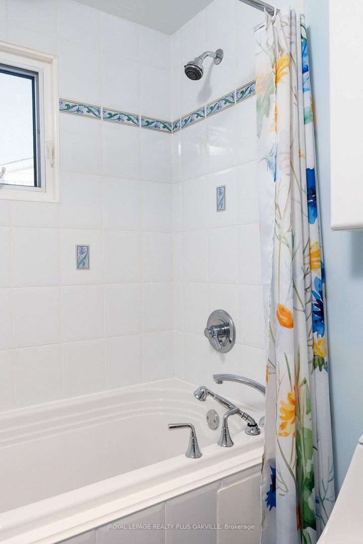 Photo 19 at 475 Sunset Drive, WO West, Oakville