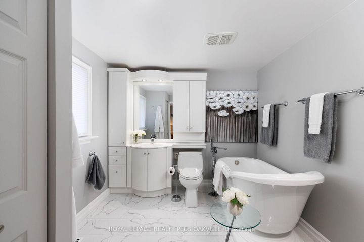 Photo 27 at 475 Sunset Drive, WO West, Oakville