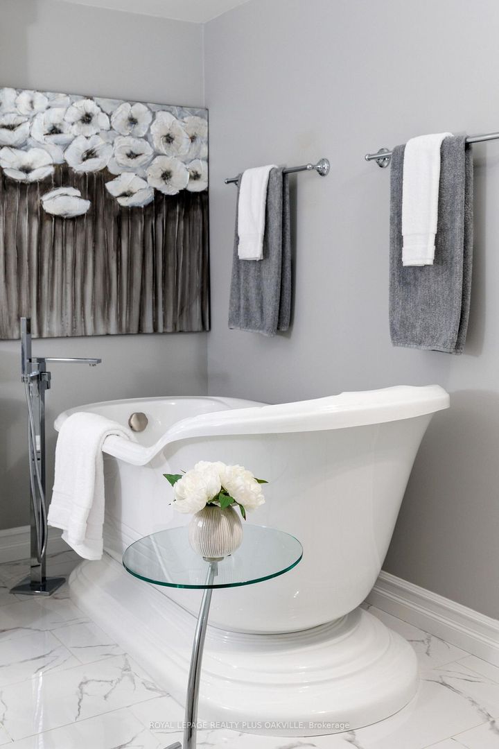 Photo 29 at 475 Sunset Drive, WO West, Oakville