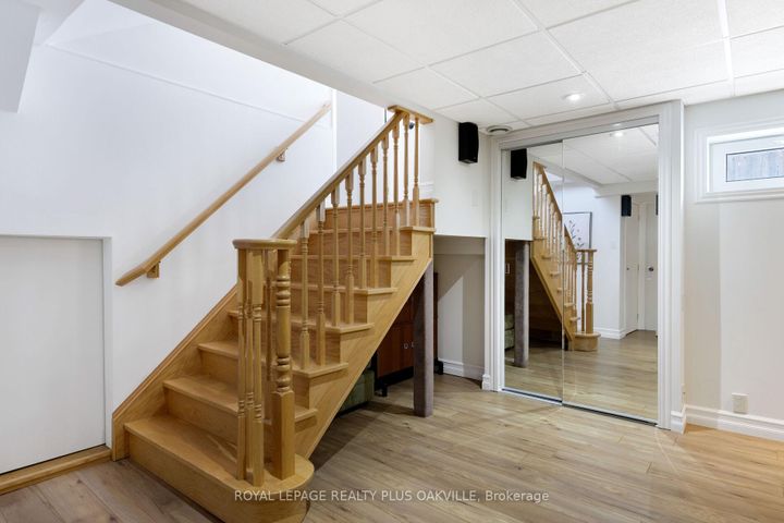 Photo 31 at 475 Sunset Drive, WO West, Oakville