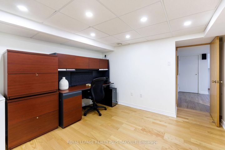 Photo 38 at 475 Sunset Drive, WO West, Oakville