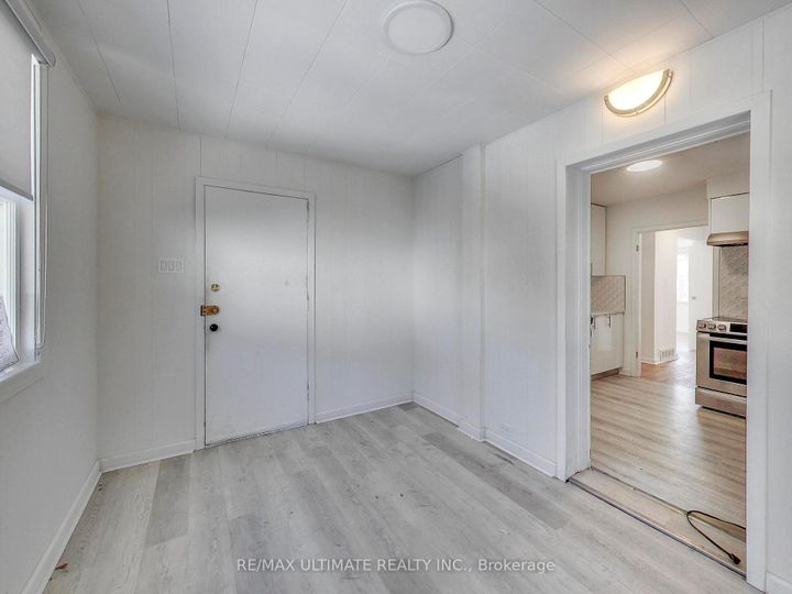 Photo 5 at 120 Edinborough Court, Smythe, Toronto