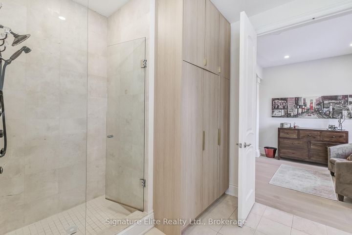 Photo 35 at 3428 Mistwell Crescent, BR Bronte, Oakville