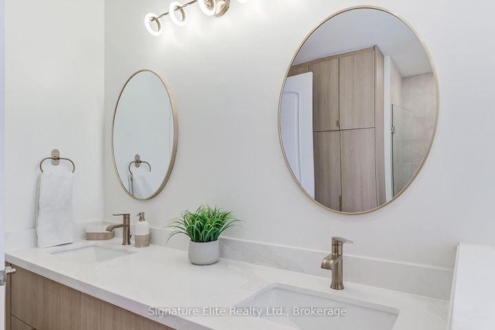 Photo 36 at 3428 Mistwell Crescent, BR Bronte, Oakville