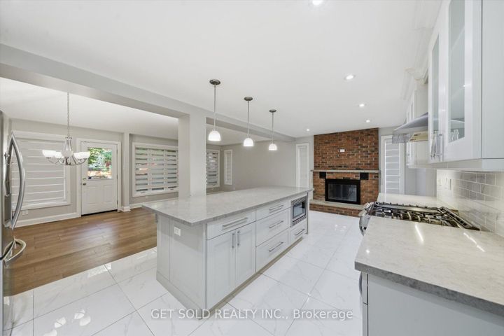 Photo 10 at 18 Mill Street S, Downtown Brampton, Brampton